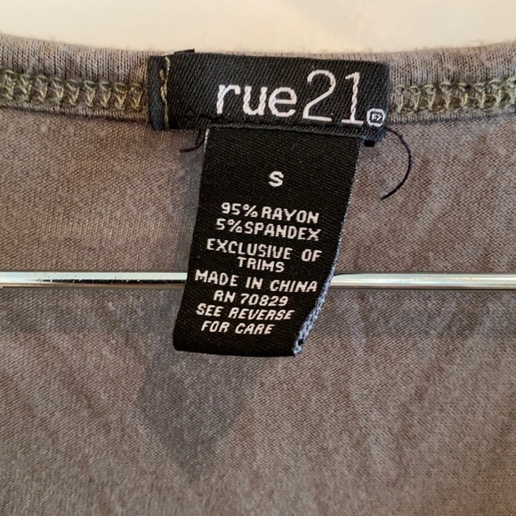 RUE21 Sz S Short Sleeve Henley Tee Olive Stretch Slinky Thin Material Oversized - Picture 4 of 9